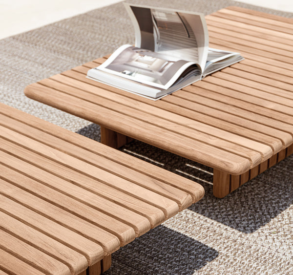 Deck lounge table