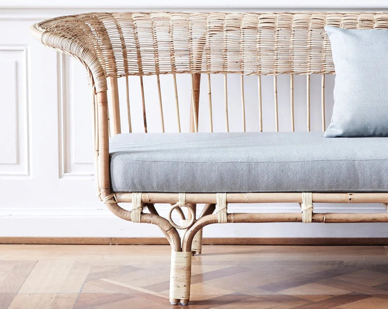 Belladonna sofa, Icons