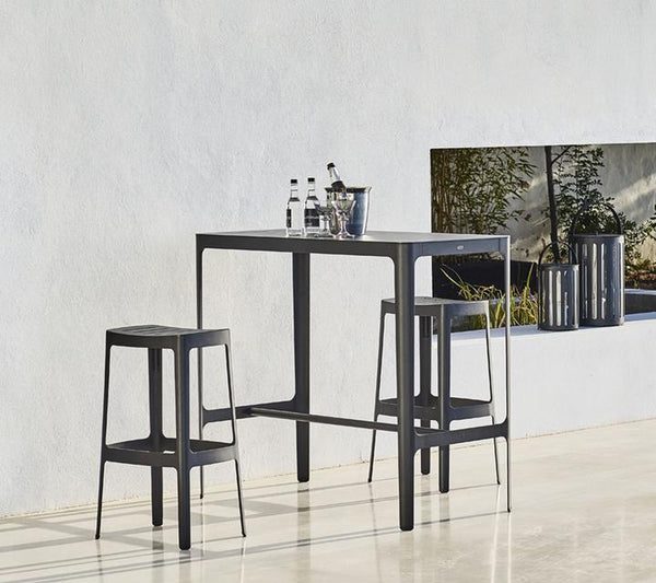 Cut_0002_Cut_bar-stool_table_black_1-raw_1571336096_dbb40ae4-6920-4090-b11a-e8315a79deec_720x