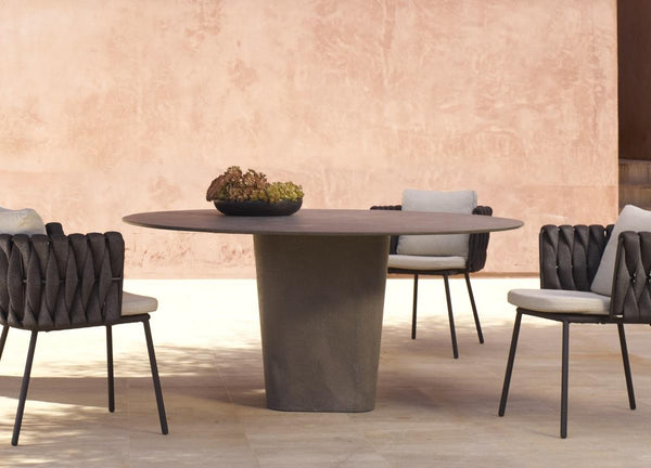 Tao dining table