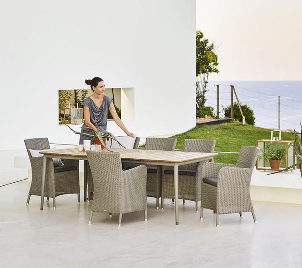 Hampsted_0004_Hampsted_chair_core_table_210x100_taupe_model_1_f7_1571336098_720x