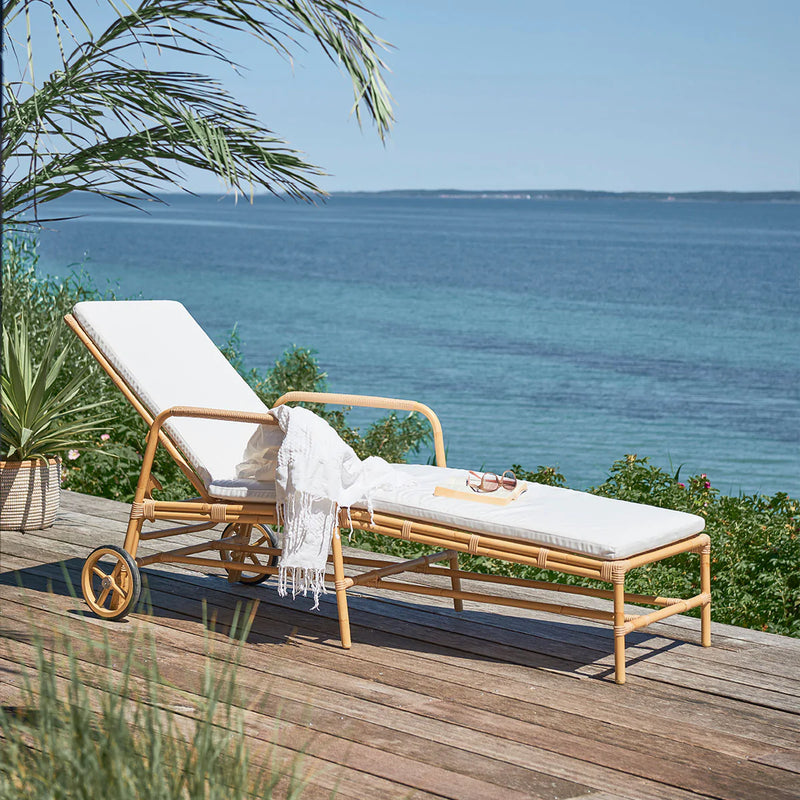 Josephine exterior liggestol
