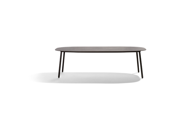 Tosca low dining table
