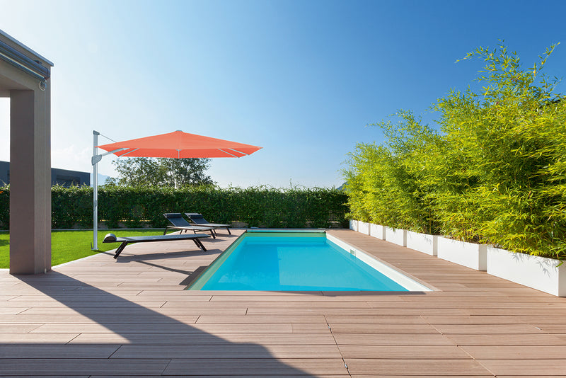House with swimming pool, outdoors